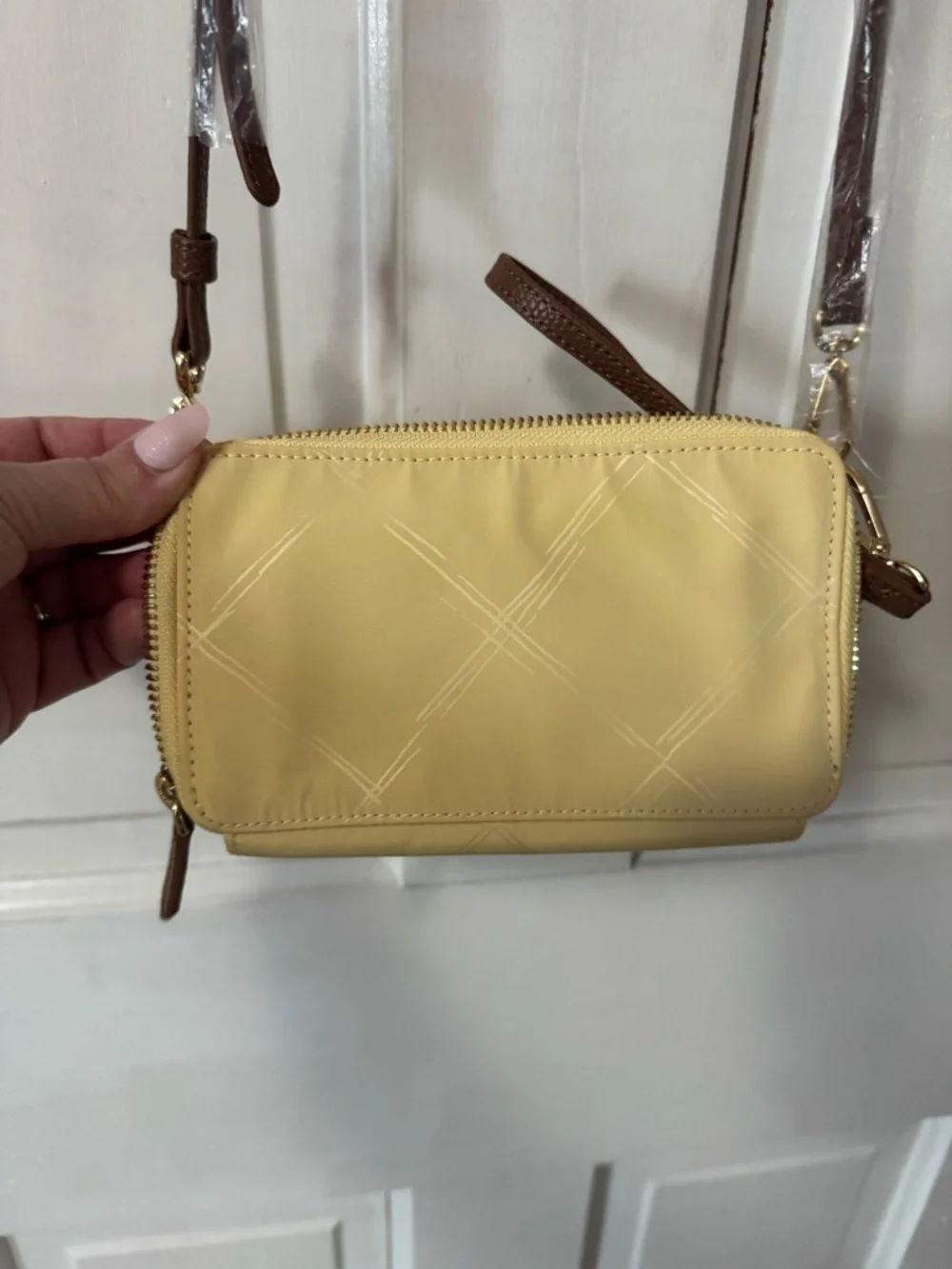 NEOT Vera Bradley Pale Yellow Crossbody with Brown Trim